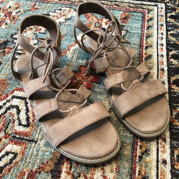 Old Navy Tan Gladiator Sandals - Picture 1 of 2